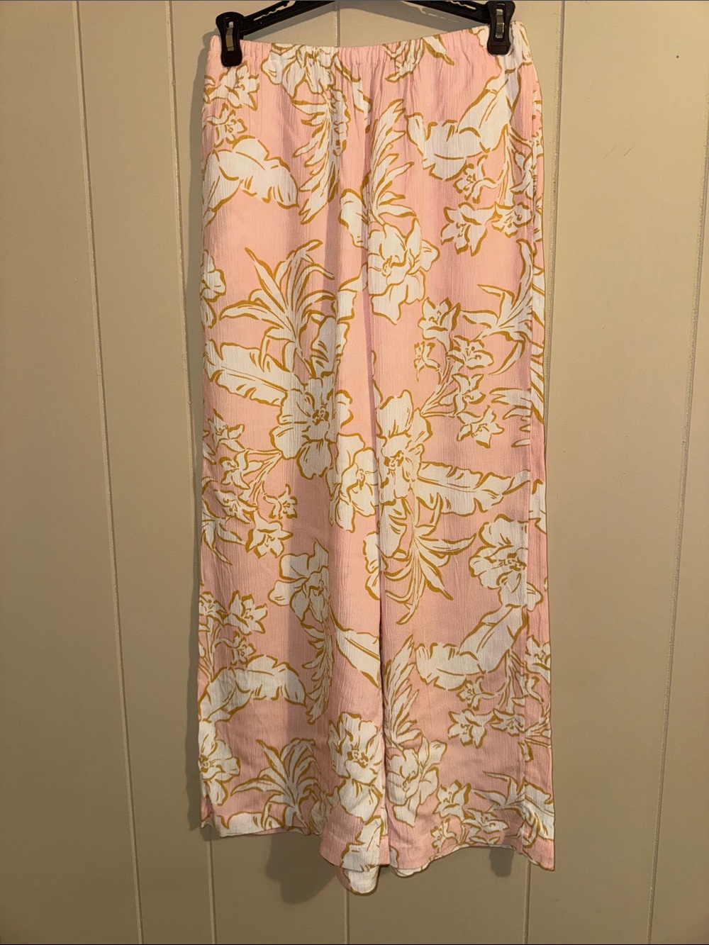 Billabong Pink and White Floral Swim Sarong
